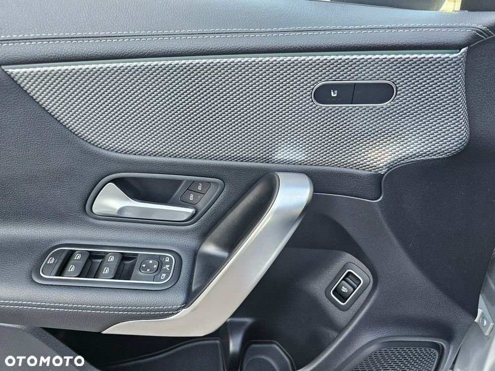 Mercedes-Benz CLA - 25