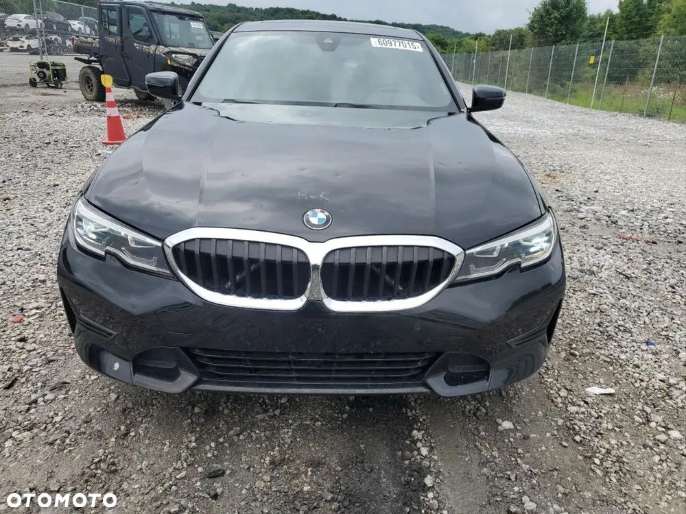 BMW Seria 3 330i - 5