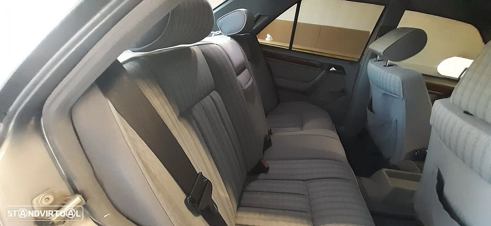 Mercedes-Benz W124 (1984-1997) 200 D - 8