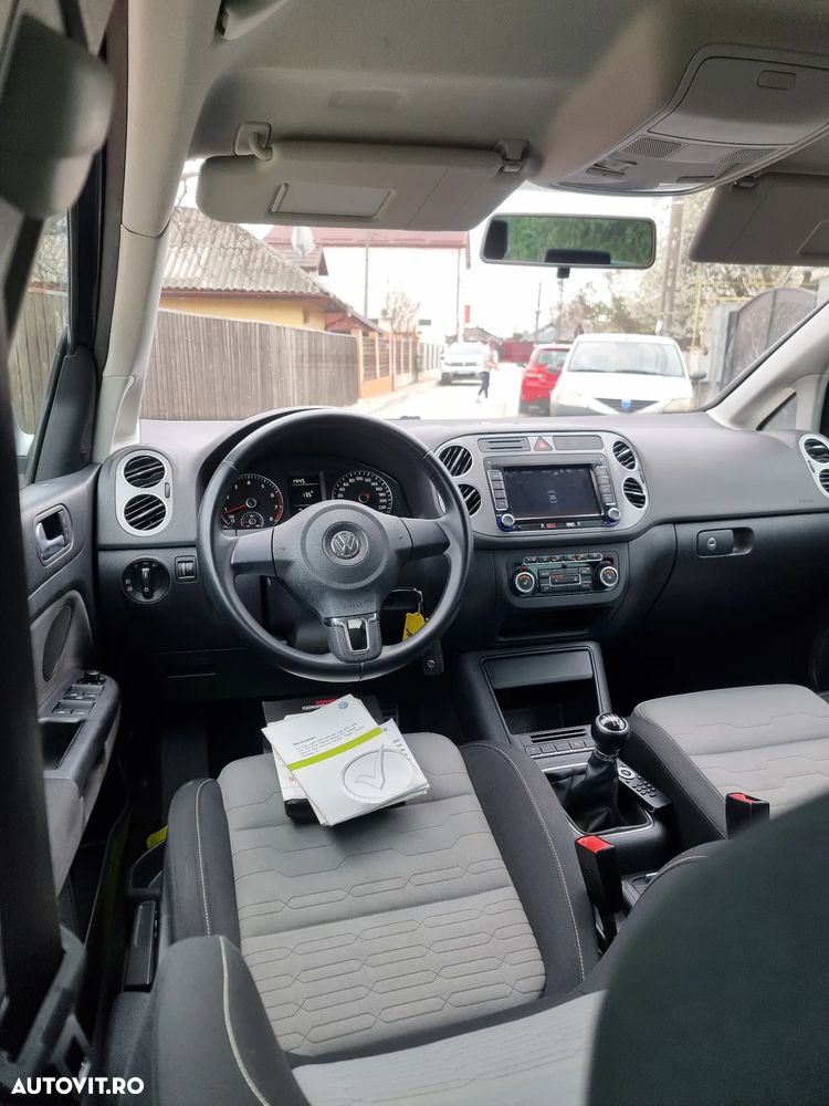 Volkswagen Golf - 22