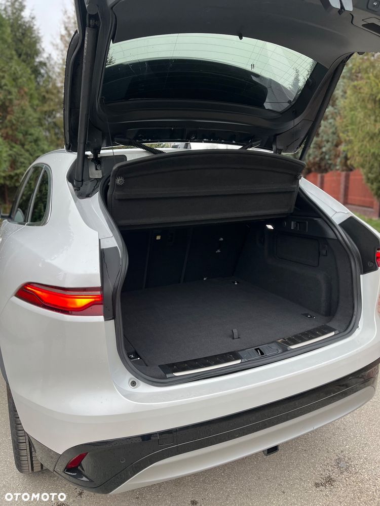 Jaguar F-Pace P250 AWD R-Dynamic S - 19