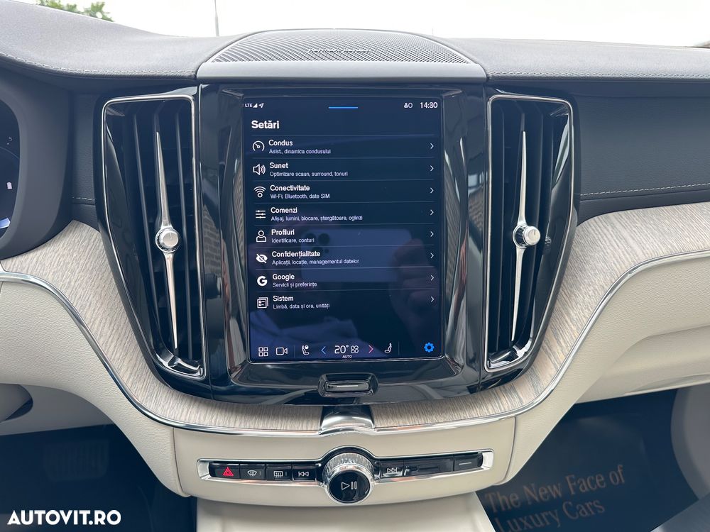 Volvo XC 60 B4 MHEV AT AWD Ultimate Dark - 26