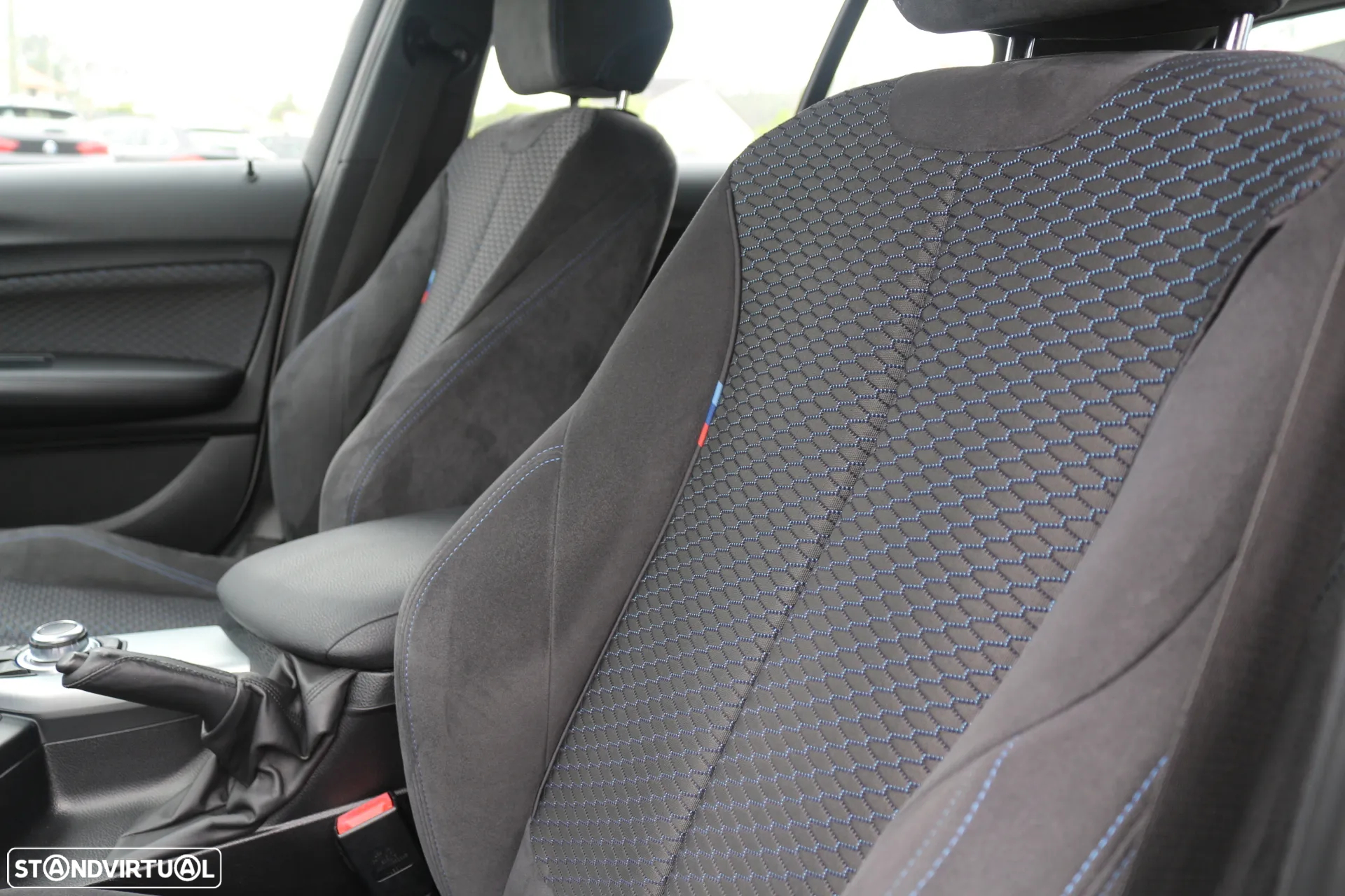 BMW 118 d Pack M - 24
