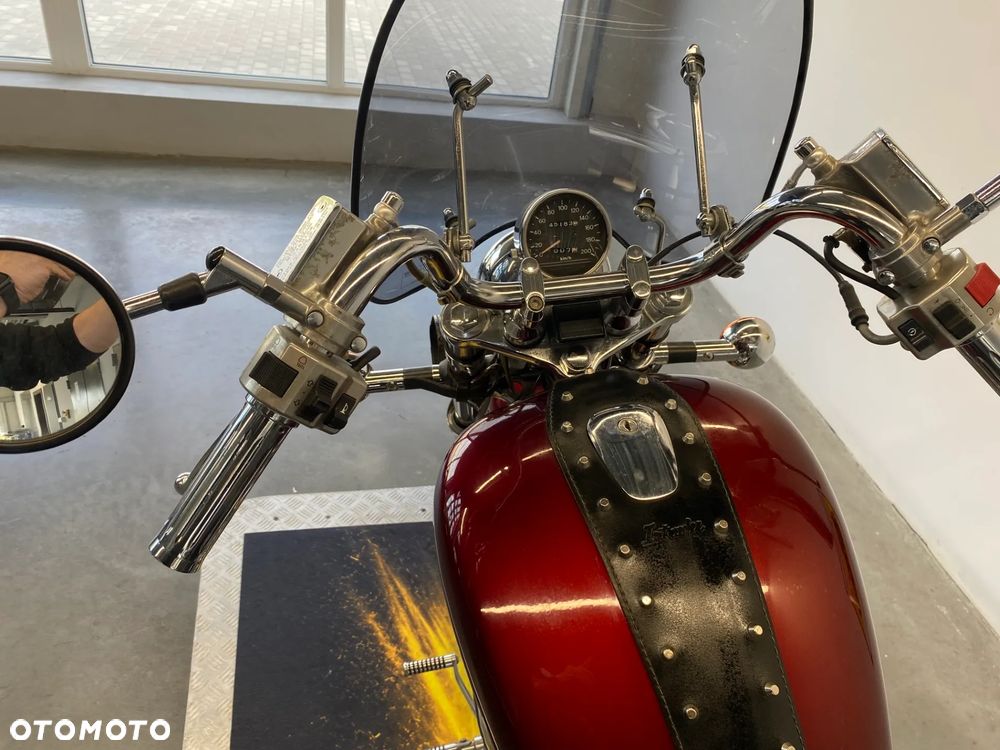 Suzuki Intruder - 17