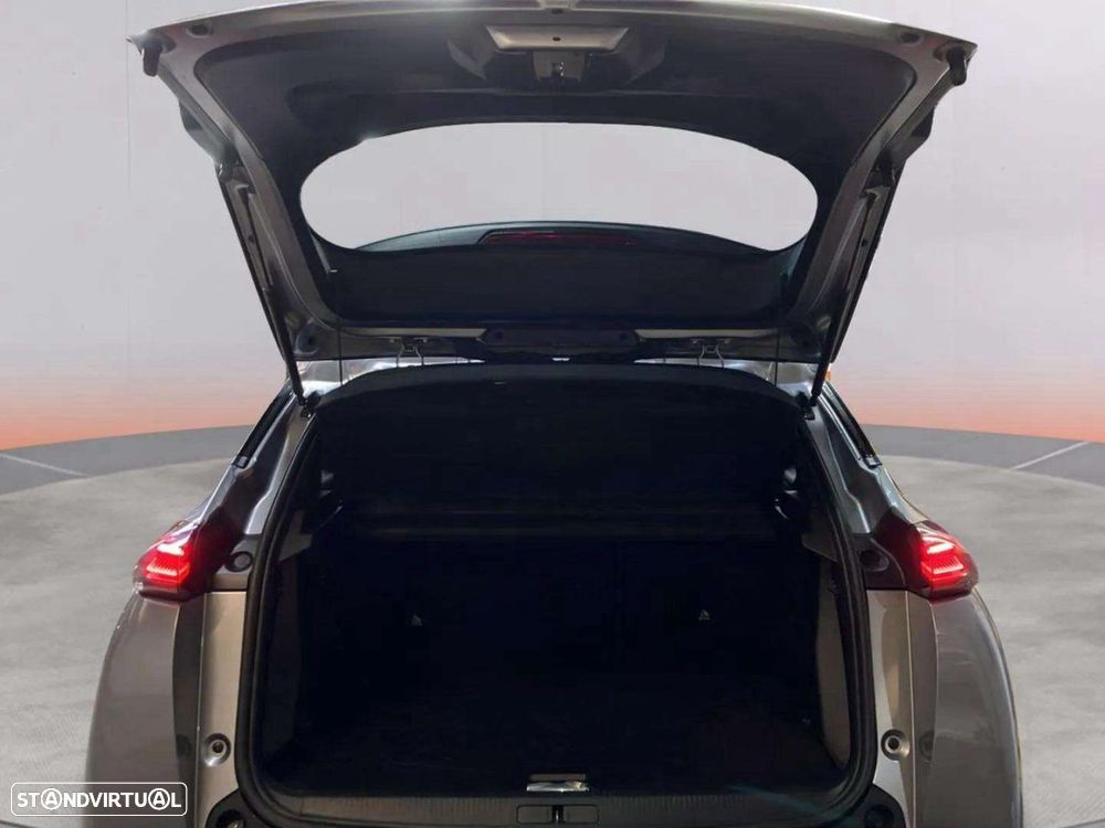 Peugeot 2008 1.2 PureTech Allure EAT8 - 19