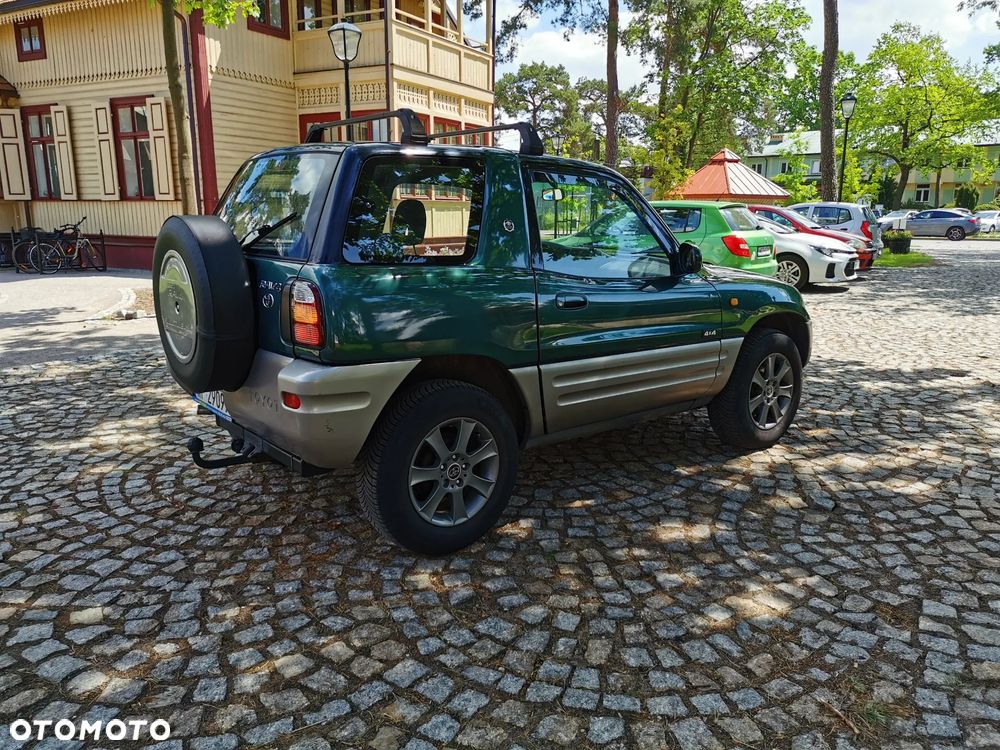 Toyota RAV4 - 6