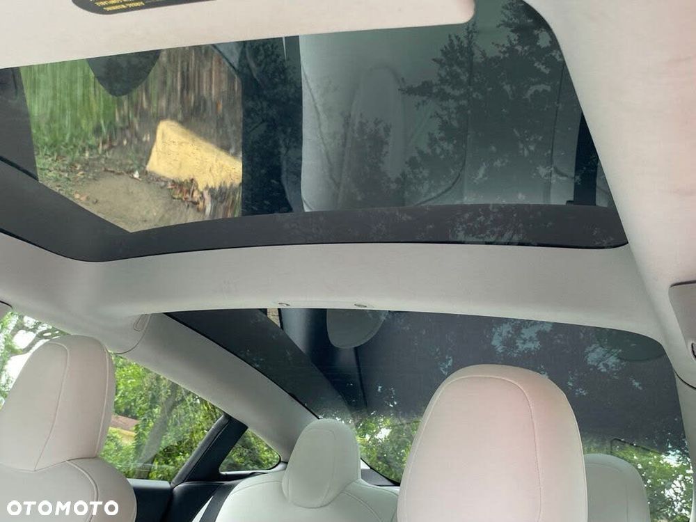 Tesla Model 3 - 18