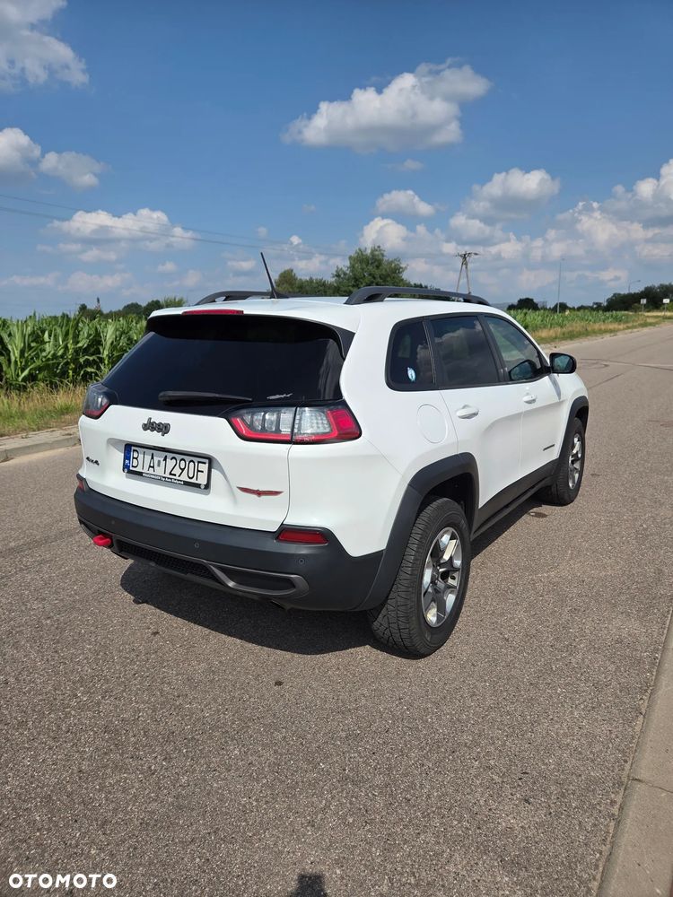 Jeep Cherokee - 10