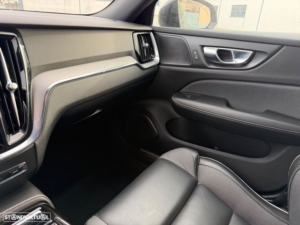 Volvo V60 2.0 T6 AWD TE R-Design Expression - 16