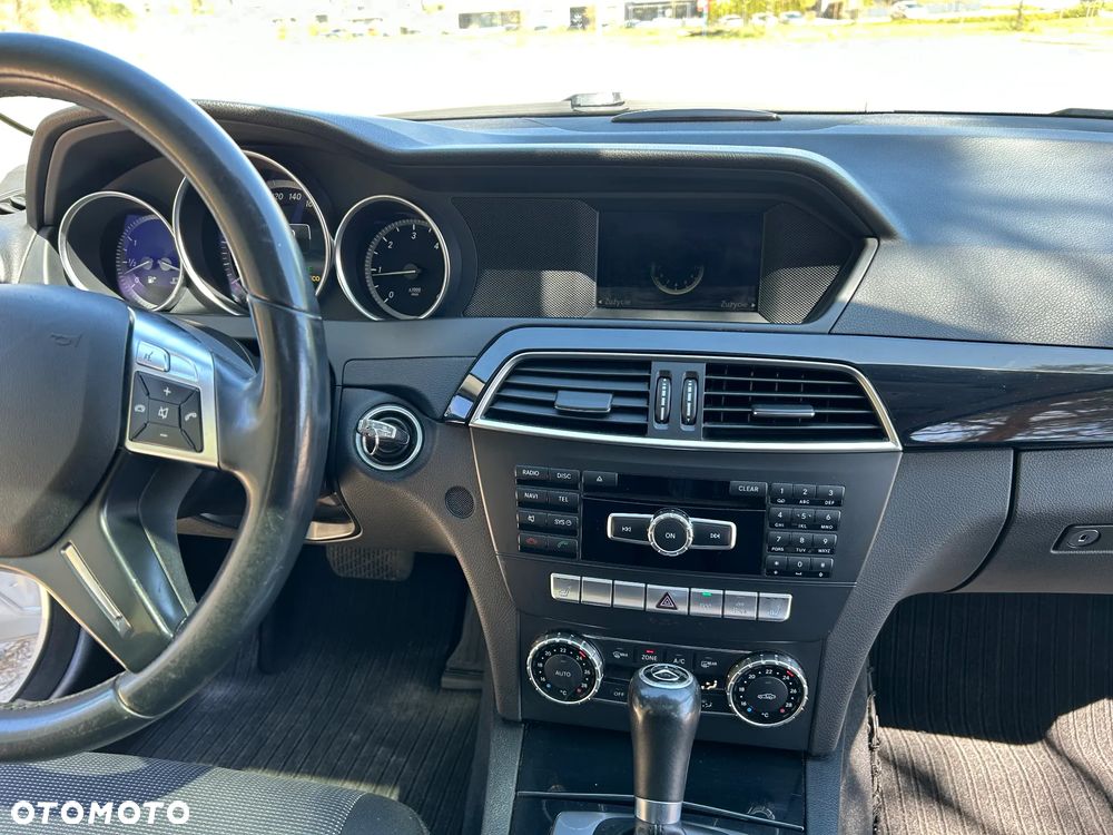 Mercedes-Benz Klasa C 200 CDI DPF Automatik BlueEFFICIENCY - 29