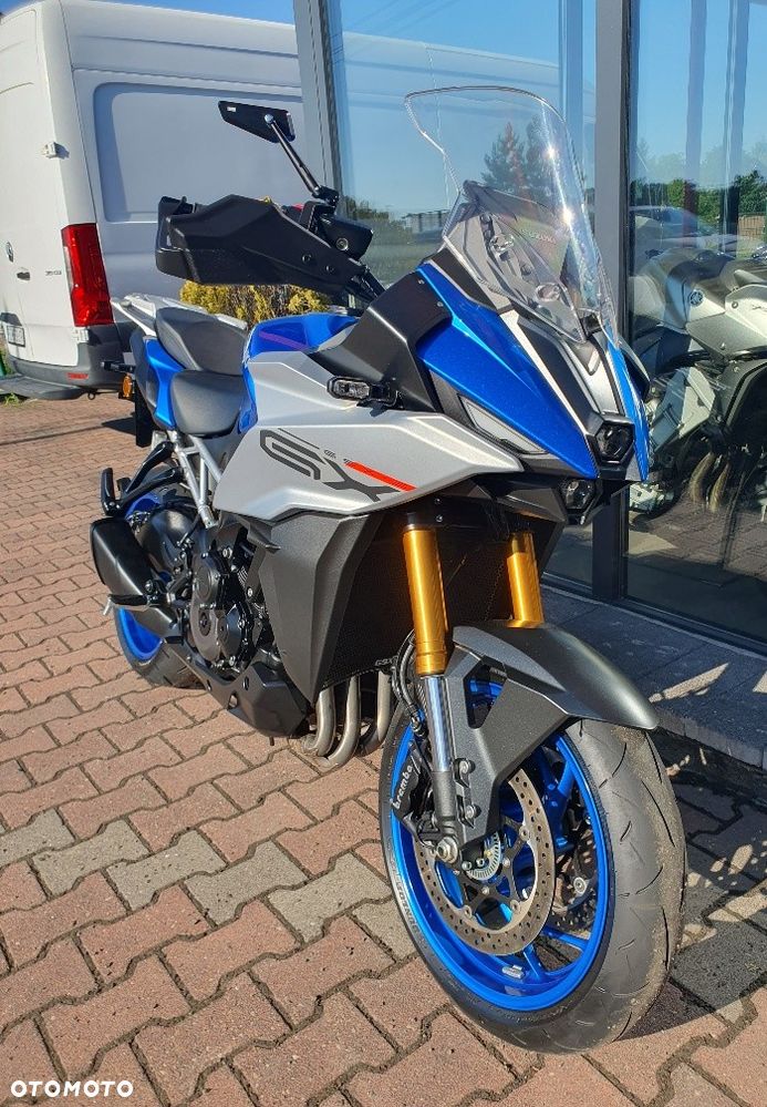 Suzuki GSX - 28