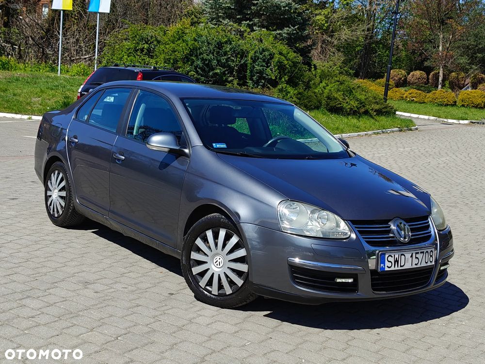 Volkswagen Jetta 1.6 Freestyle - 10