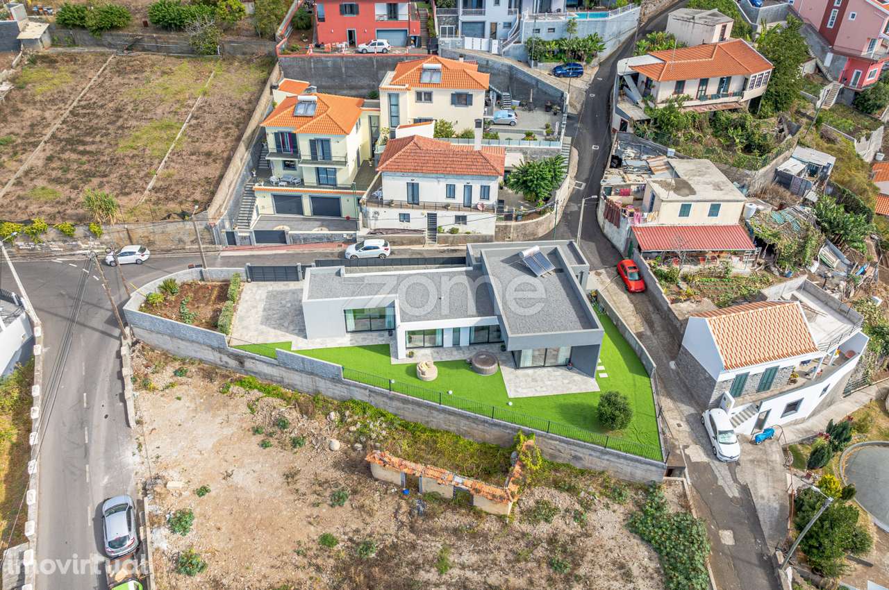 Moradia T3 Térrea com vista Mar- Ribeira Brava - Grande imagem: 3/52