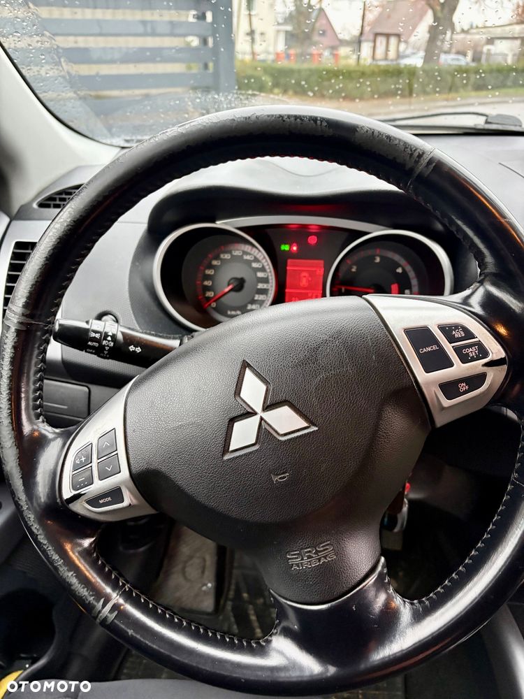 Mitsubishi Outlander 2.0 DID Instyle - 5