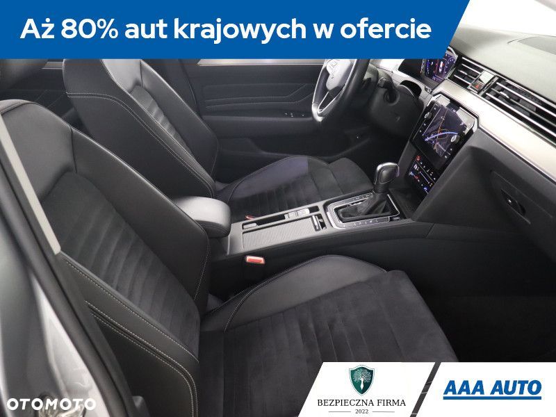 Volkswagen Passat - 11