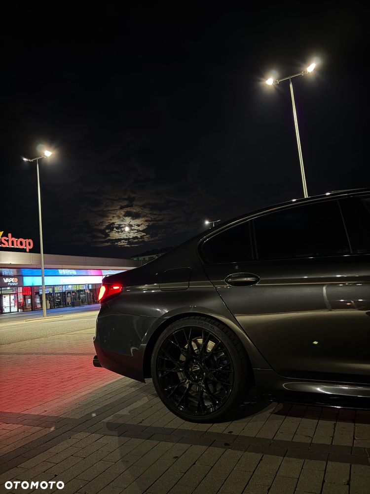 BMW Seria 5 M550i xDrive sport - 4
