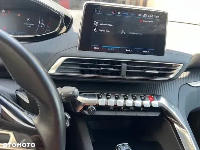Peugeot 3008 1.5 BlueHDi Active S&S EAT8 - 17