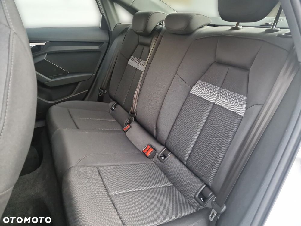 Audi A3 Limousine 30 TFSI mHEV S tronic - 16