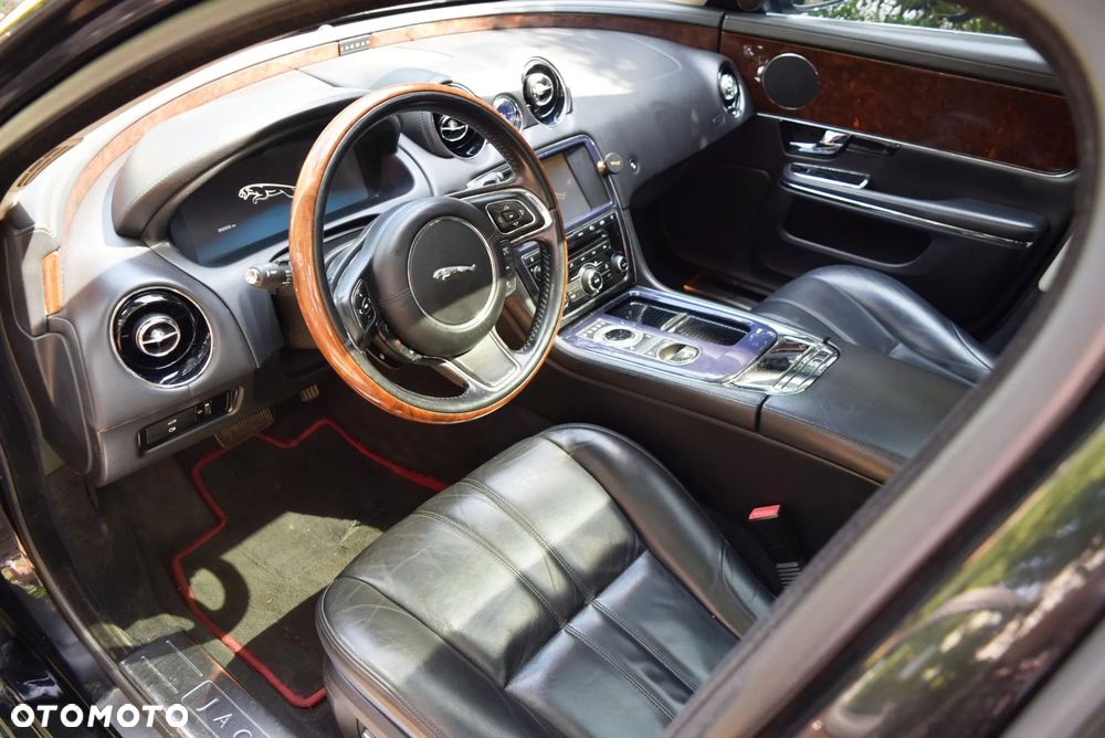 Jaguar XJ 3.0 D V6 Luxury - 6