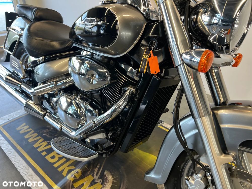 Suzuki Intruder - 21