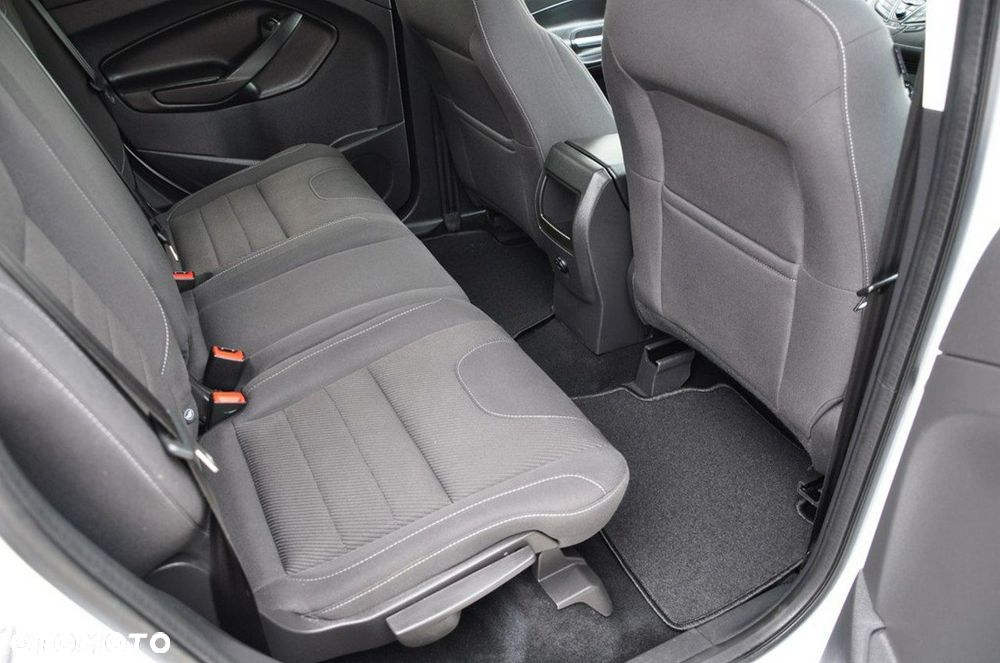 Ford Kuga - 28