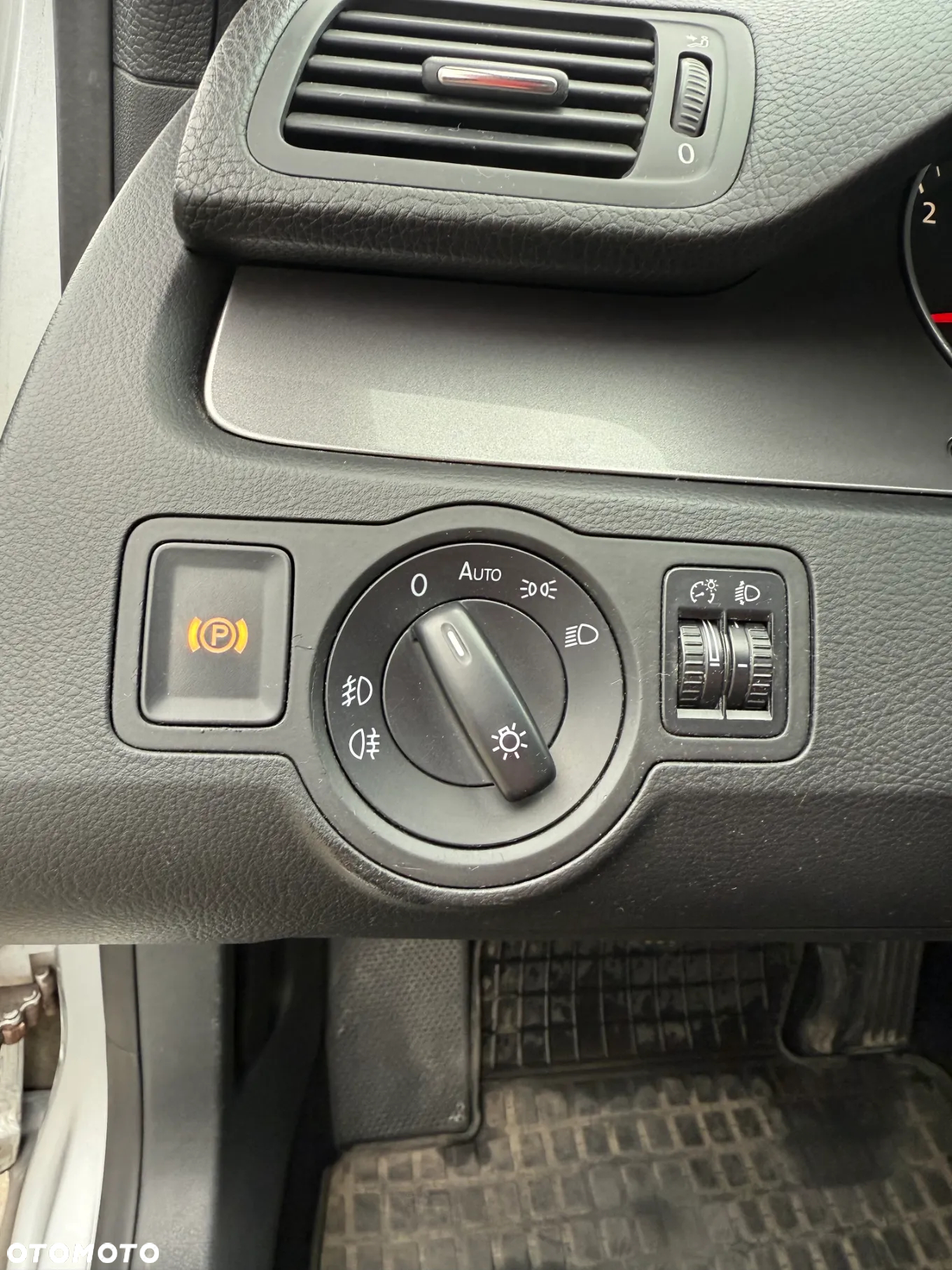 Volkswagen Passat - 25