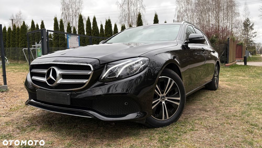 Mercedes-Benz Klasa E 220 d 4-Matic 9G-TRONIC - 2