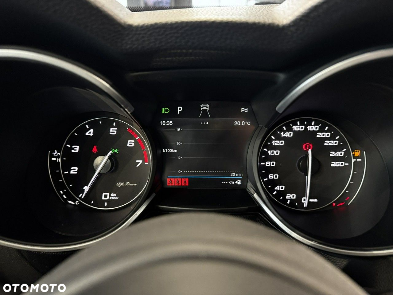 Alfa Romeo Stelvio - 25