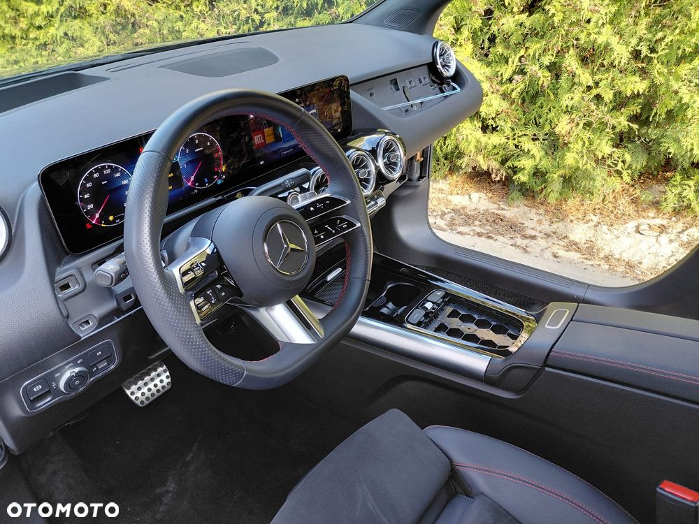 Mercedes-Benz GLA - 14