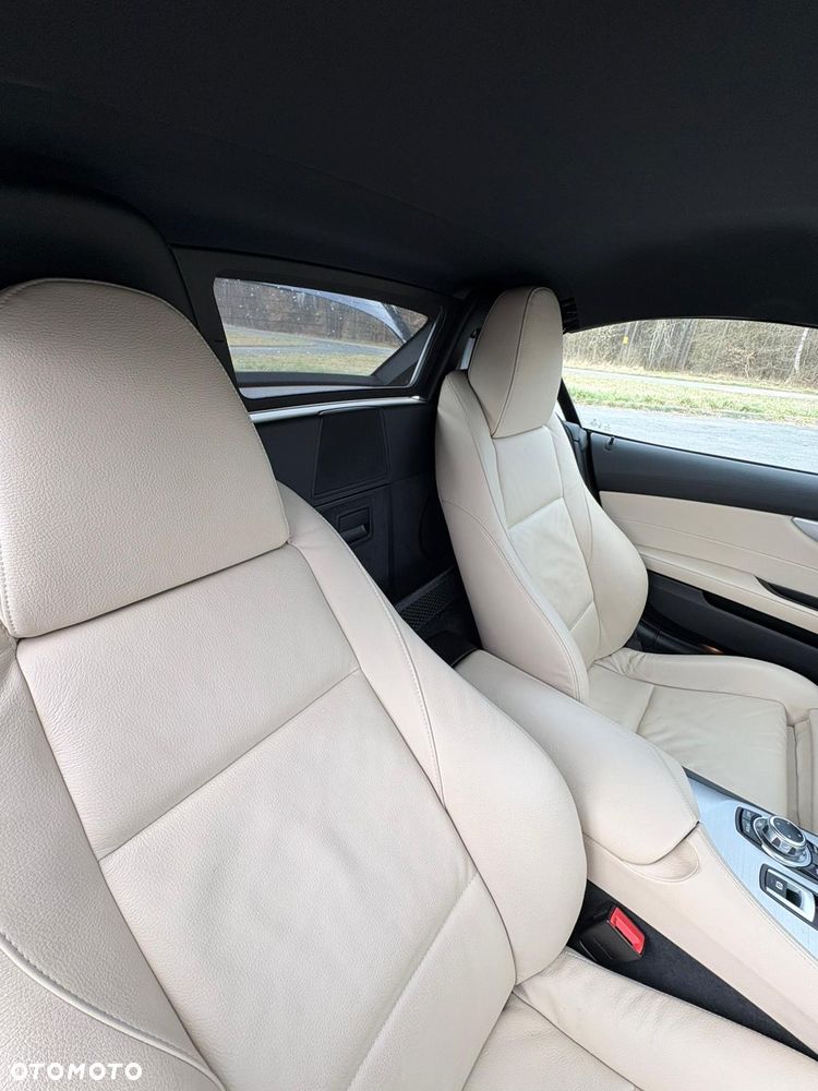 BMW Z4 35is sDrive - 11