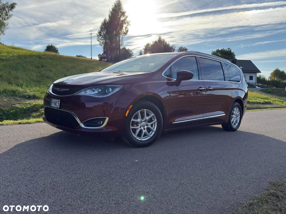 Chrysler Pacifica - 9