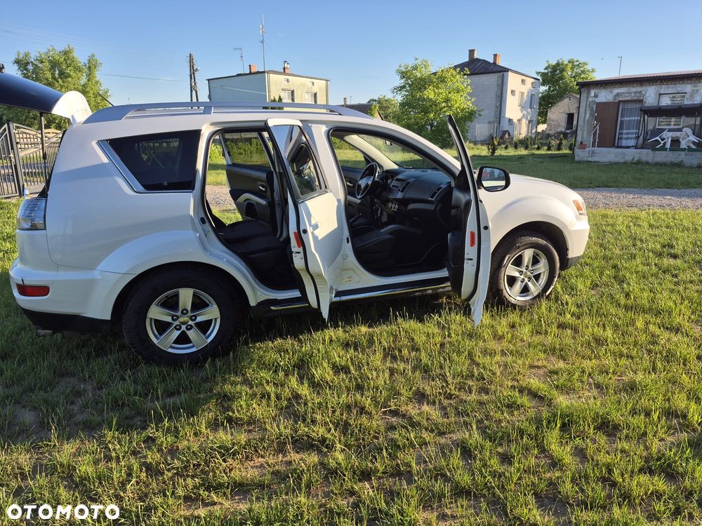 Mitsubishi Outlander - 12