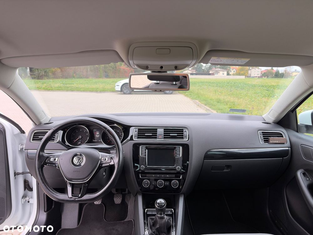 Volkswagen Jetta - 21