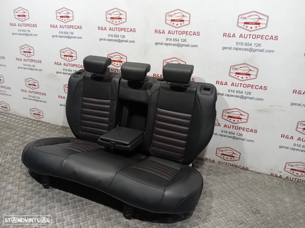 Conjunto de Bancos Alfa Romeo Giulietta em Pele com Costura Vermelha Original - 13