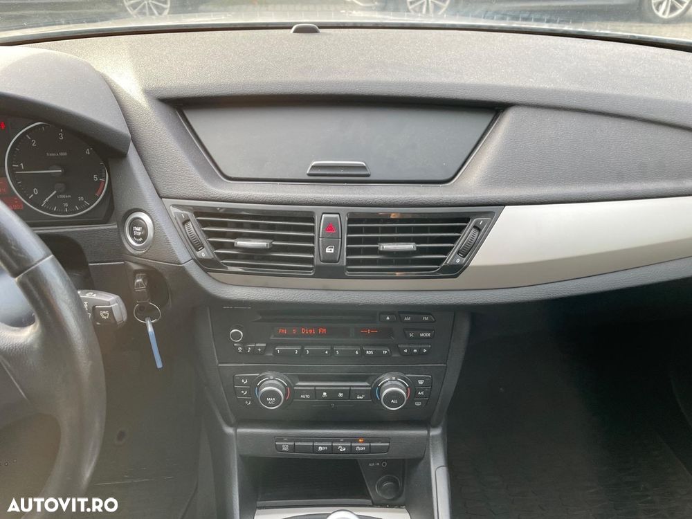 BMW X1 xDrive18d - 11