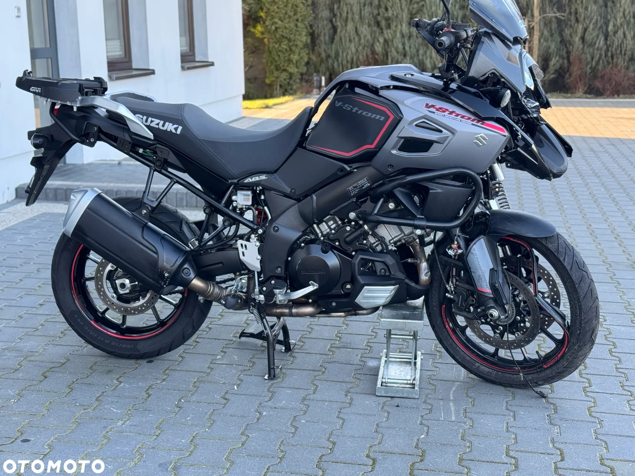 Suzuki V-STROM - 5