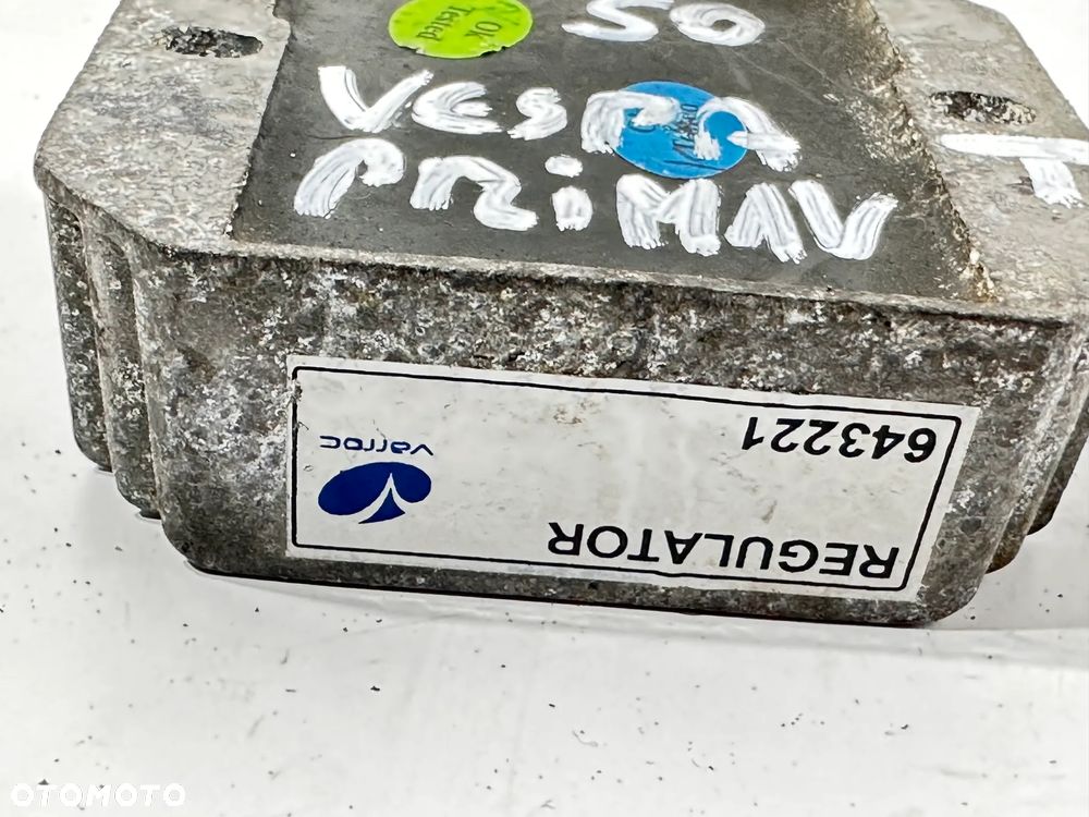 Regulator napięcia Piaggio Vespa Primavera 50 - 2