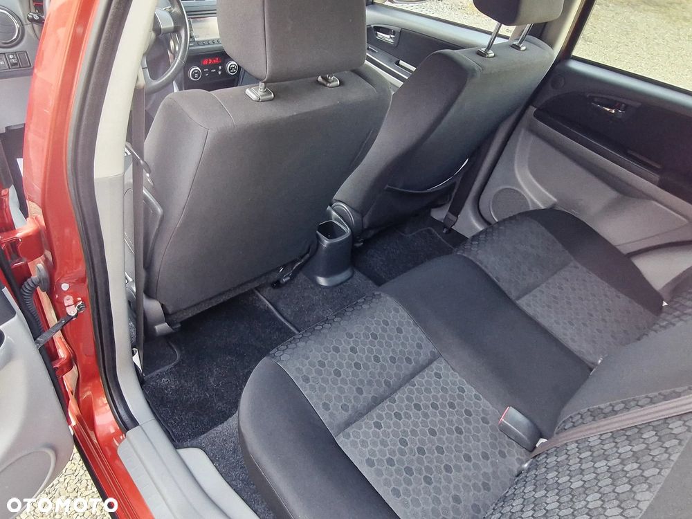Suzuki SX4 1.6 Comfort Plus 4WD - 19