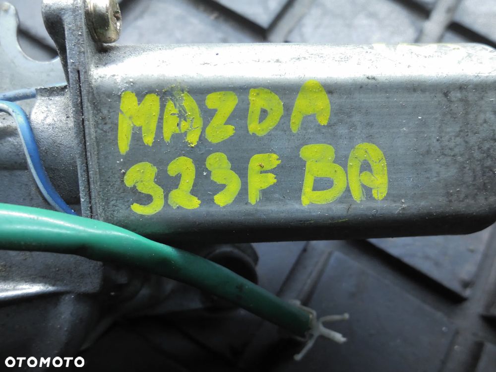 MAZDA 323F BA SILNIK WYCIERACZKI TYŁ 849100-9856 - 2