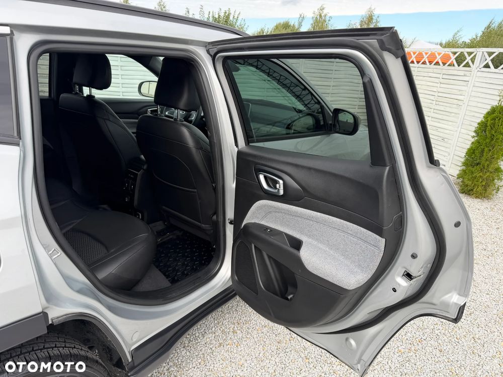 Jeep Compass - 38