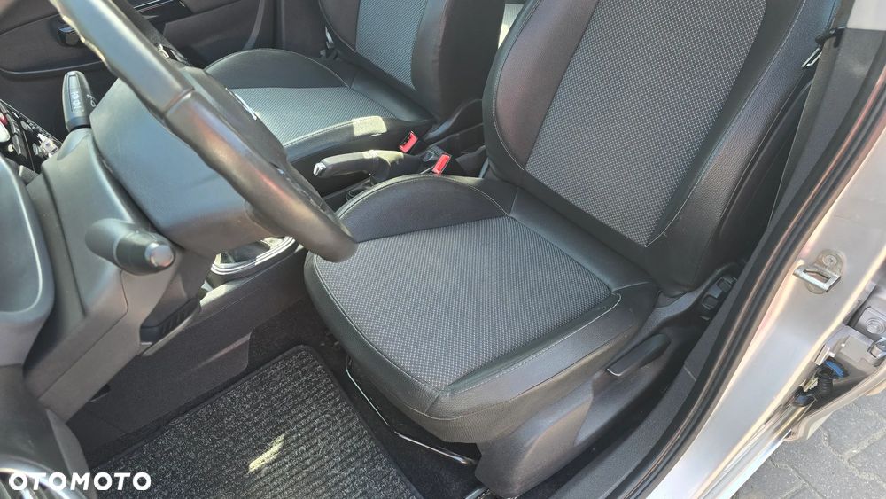 Opel Corsa 1.4 16V Innovation - 15