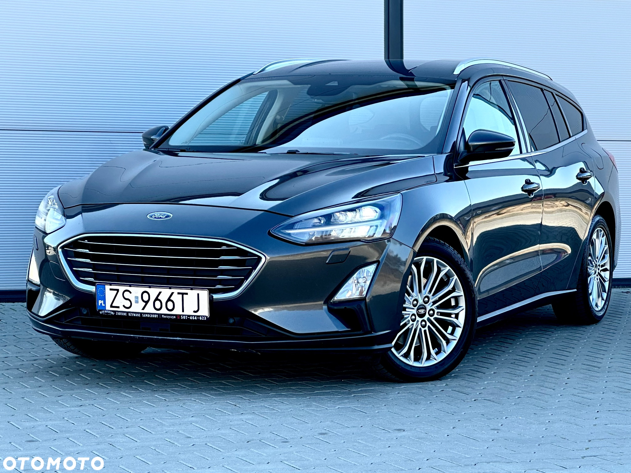 Ford Focus 2.0 EcoBlue Start-Stopp-System TITANIUM - 2
