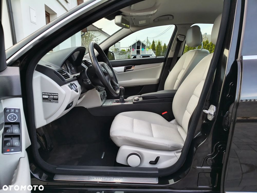 Mercedes-Benz Klasa C 180 Kompressor BlueEFFICIENCY Avantgarde - 10