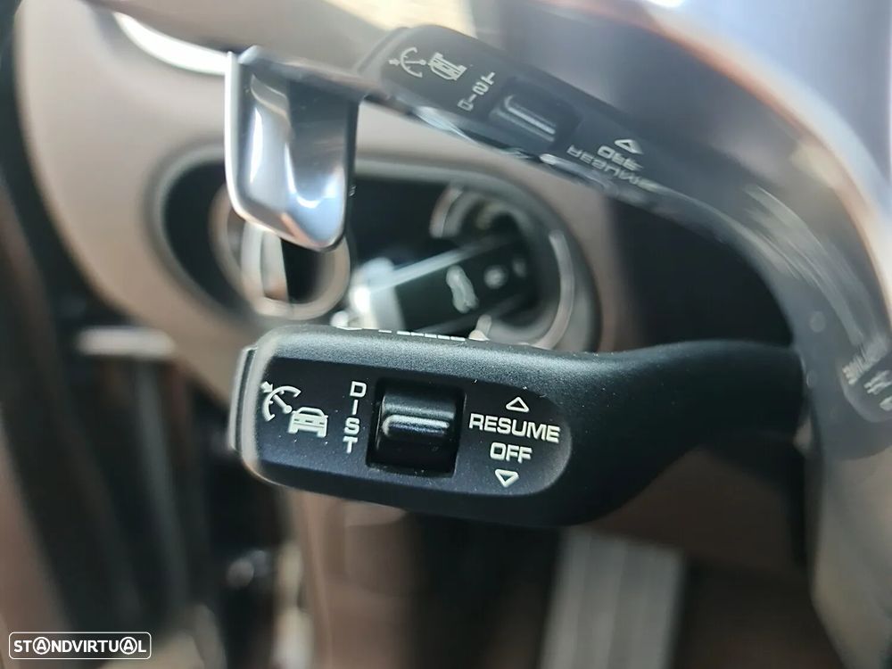 Porsche Macan Turbo - 23
