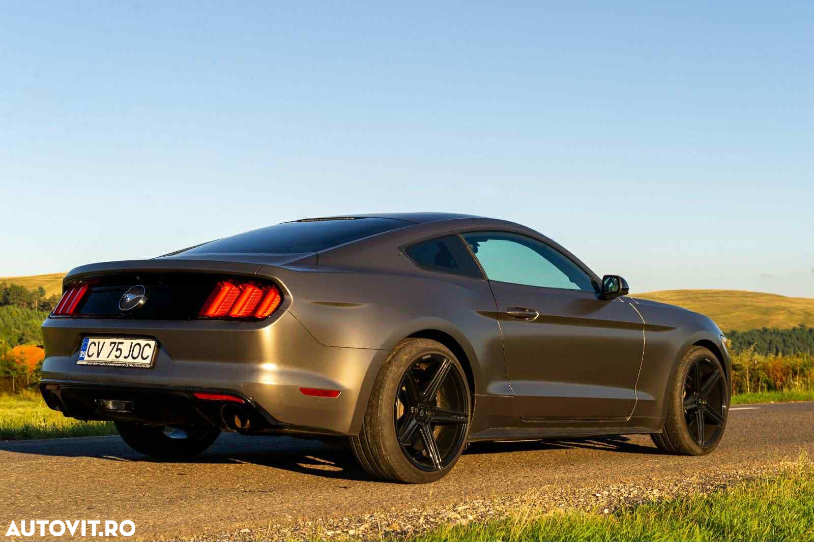Ford Mustang - 2