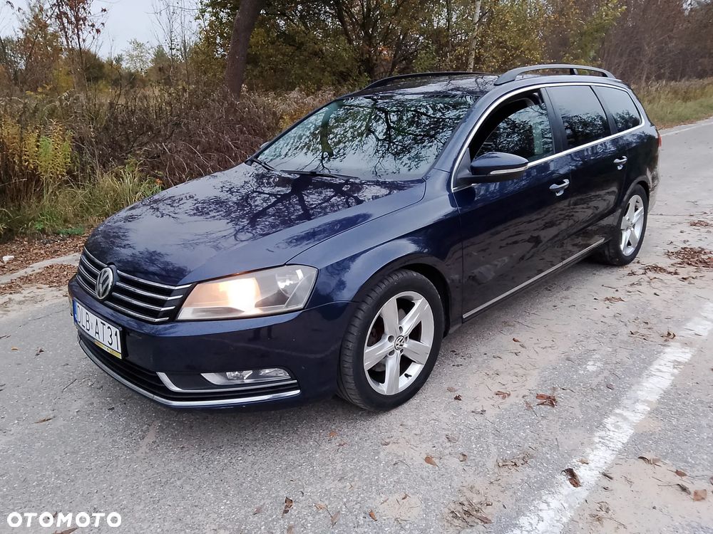 Volkswagen Passat - 1