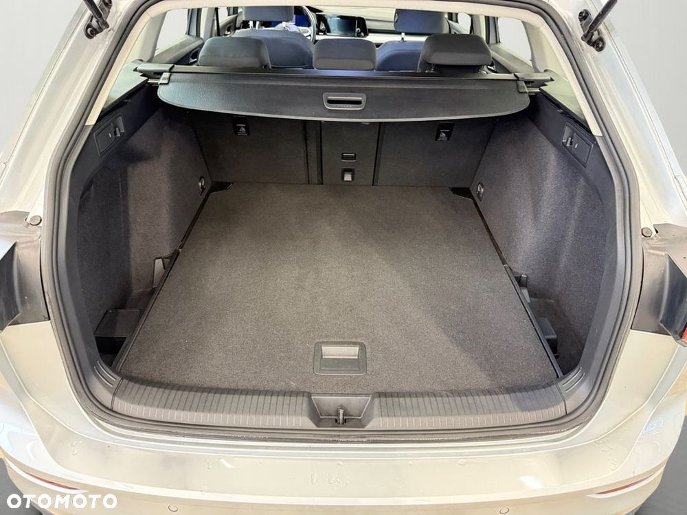Volkswagen Golf - 10