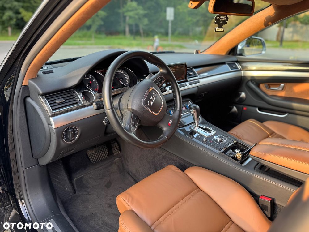 Audi S8 - 10