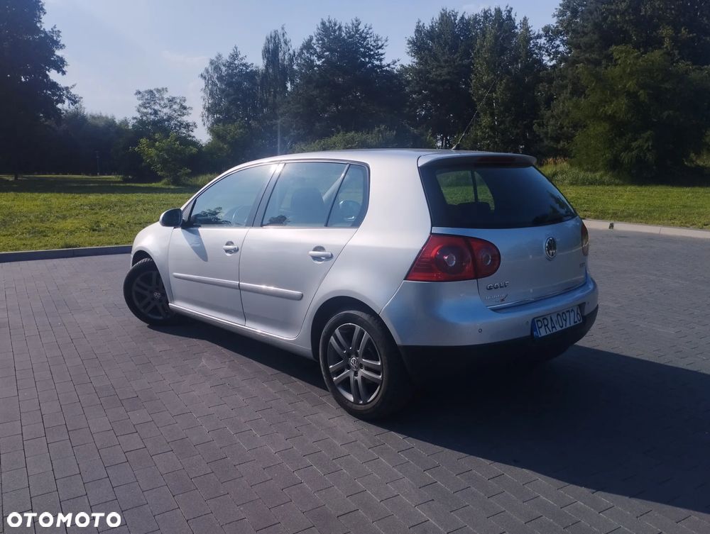 Volkswagen Golf - 5