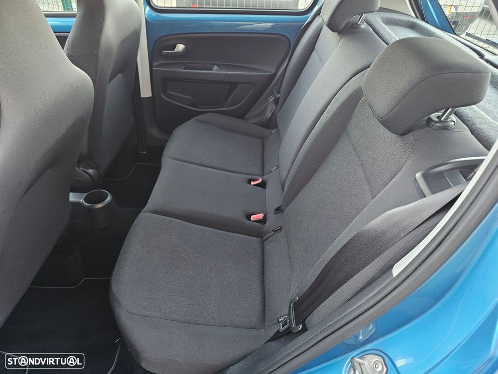 VW Up! 1.0 Move Color - 11